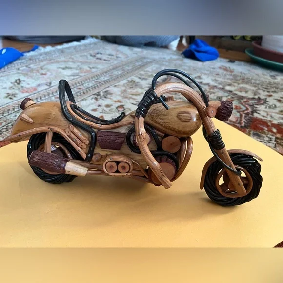 Wooden motor cycle - Picture 1 of 10